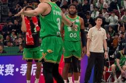 雷速体育电脑版官网-包含难忘的篮球赛事中一支球队的惨败引人惋惜？的词条