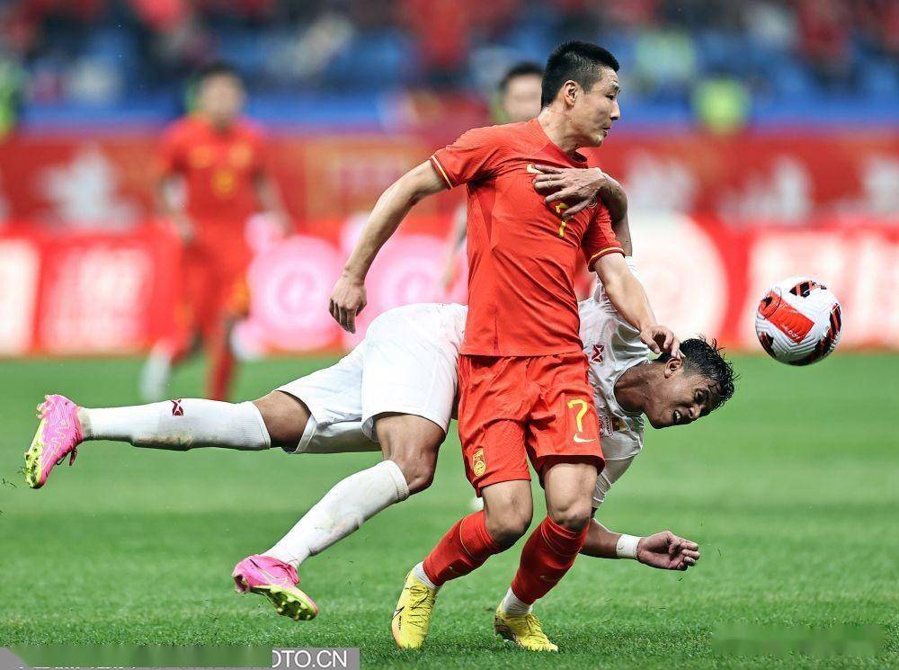 国际足球盛会：中国队表现出色，完胜对手