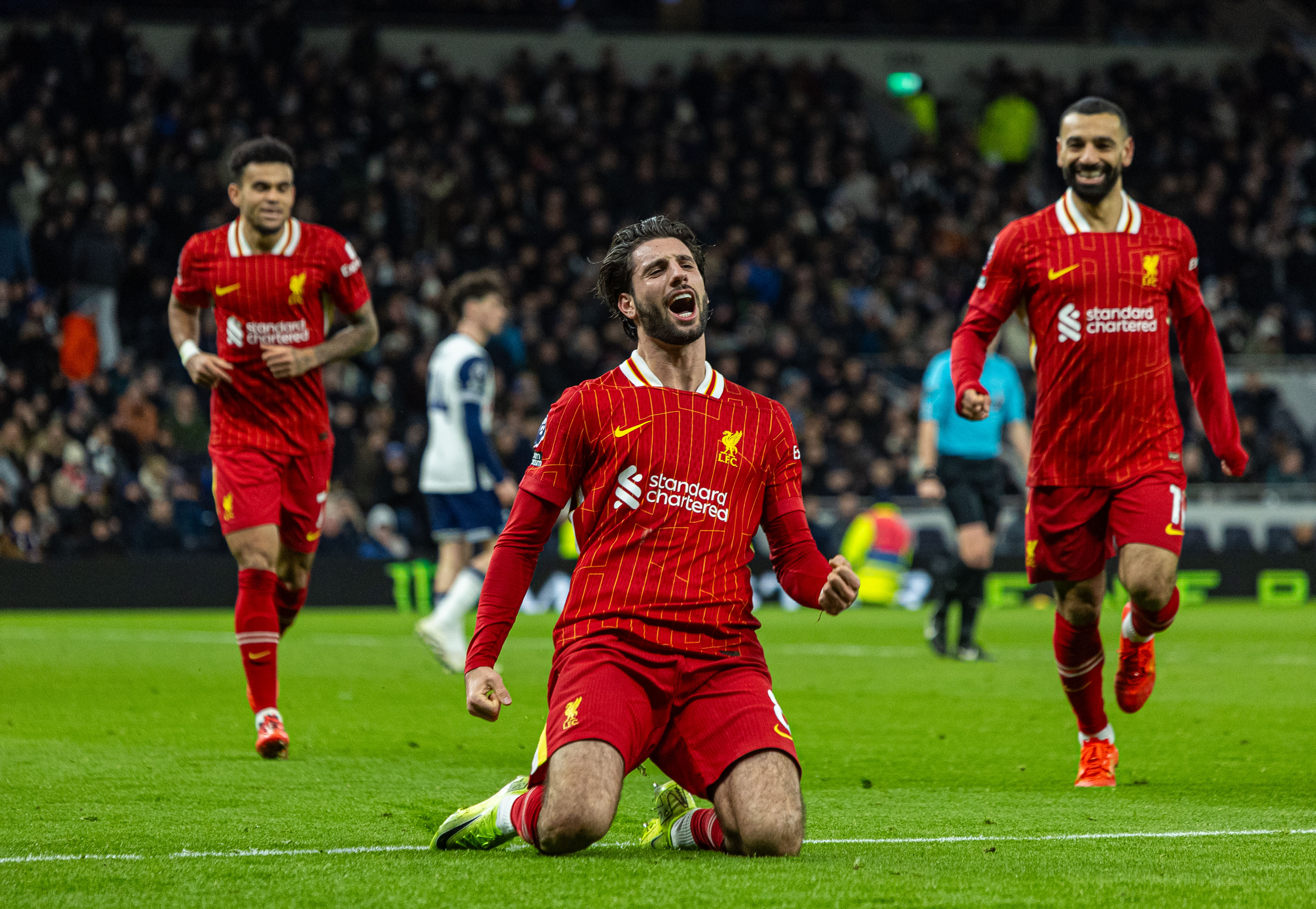 瓦伦西亚客场获胜，本赛季第三次取得联赛胜利的简单介绍