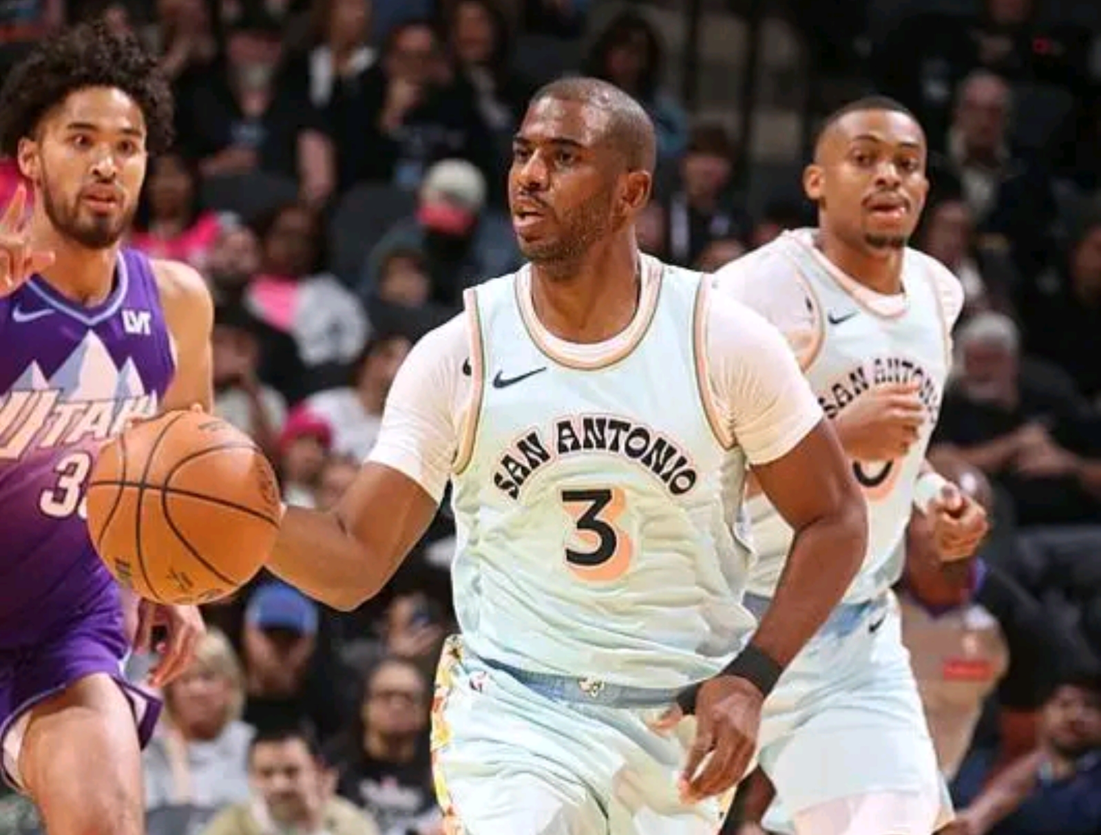 关于马刺主场战胜国王,力保榜首位置的信息 关于马刺主场战胜国王,力保榜首位置的信息