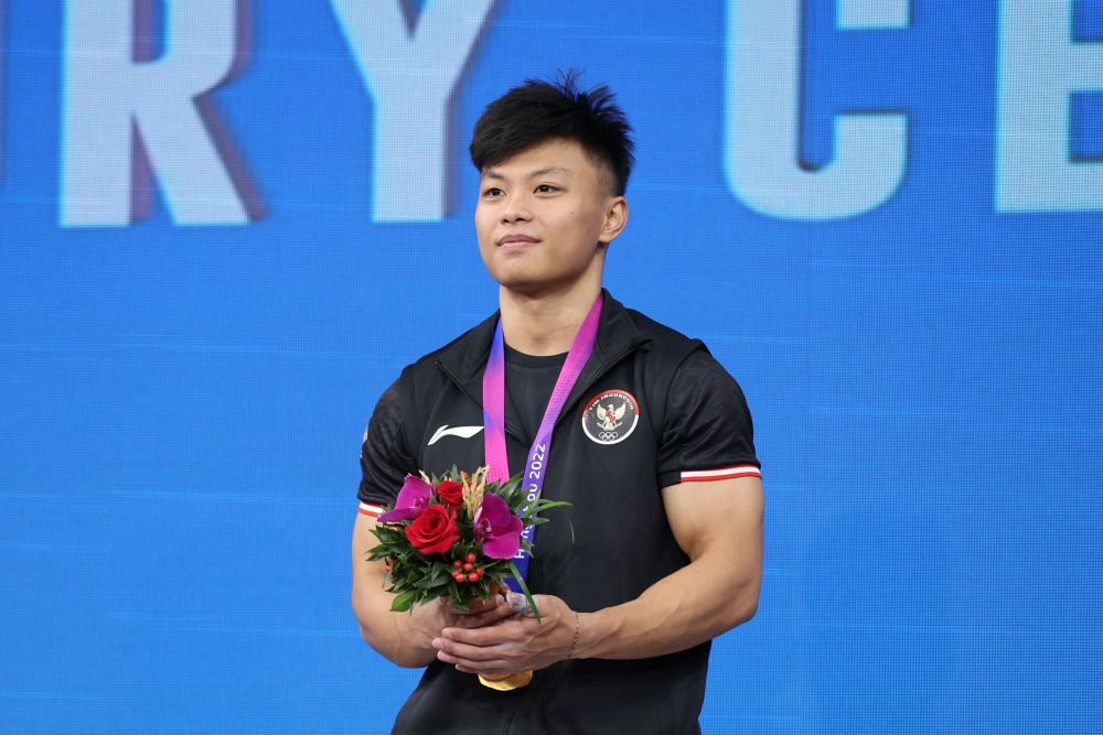 包含举重选手力挫群雄,登上胜利领奖台的词条 包含举重选手力挫群雄,登上胜利领奖台的词条