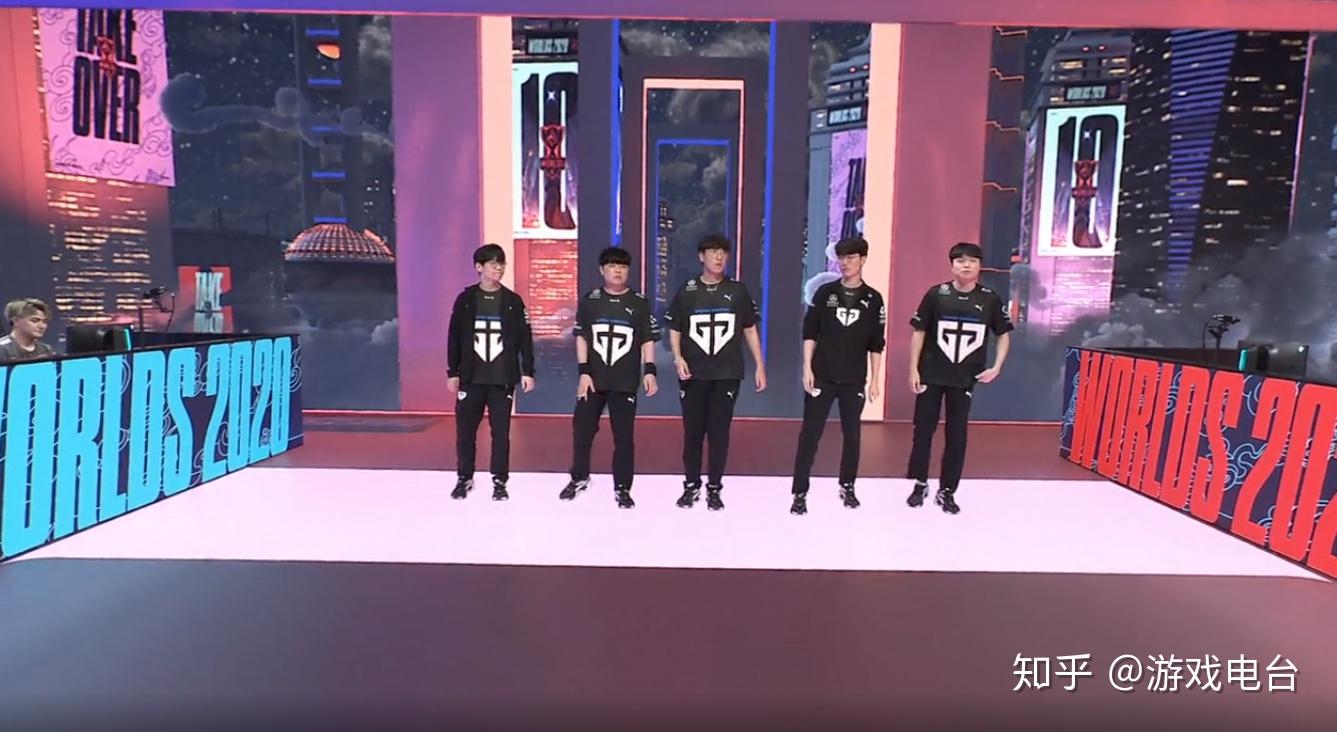 包含FNC轻取IG,369拿下关键大龙焦点之战小组赛,锁定晋级资格的词条 包含FNC轻取IG,369拿下关键大龙焦点之战小组赛,锁定晋级资格的词条