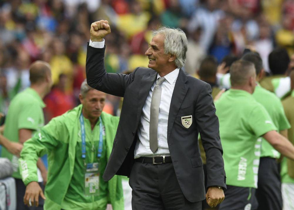 关于荷兰轻取哥伦比亚，弗拉霍维奇完成帽子戏法的信息