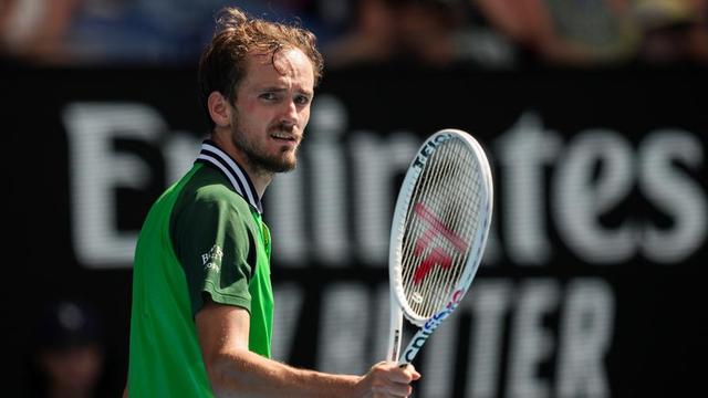 关于澳大利亚网球队横扫西班牙网球队,梅德韦杰夫爆发神勇的信息 关于澳大利亚网球队横扫西班牙网球队,梅德韦杰夫爆发神勇的信息