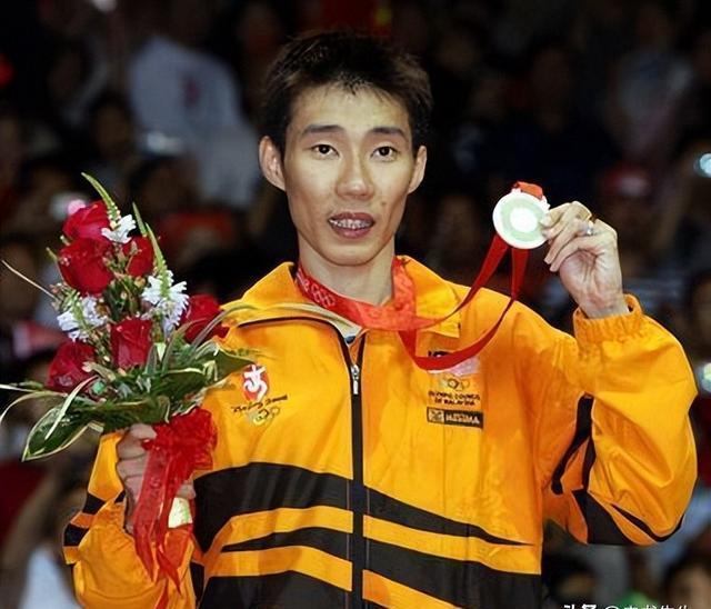 英格兰羽毛球队险胜中国羽毛球队,李宗伟高光表现的简单介绍 英格兰羽毛球队险胜中国羽毛球队,李宗伟高光表现的简单介绍