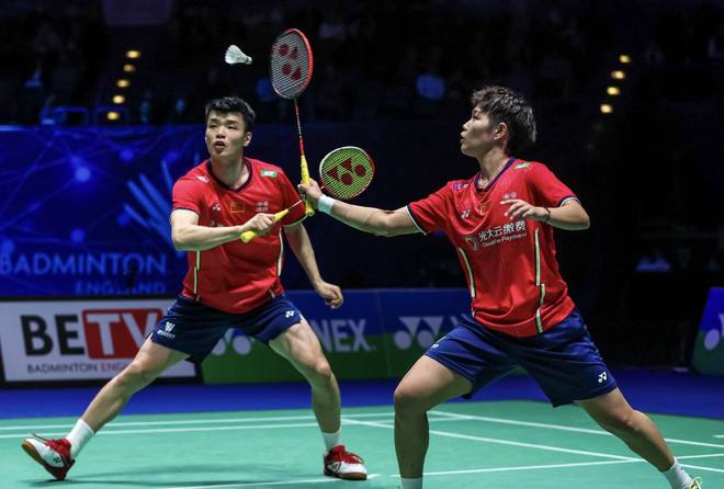 泰国队力克韩国队，黄鸭组合点燃赛场