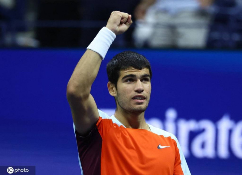 温网鏖战美网，鲁德点燃赛场