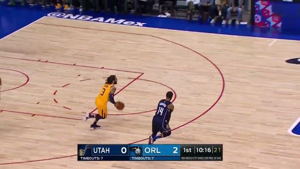 爵士碾压青岛队，武切维奇点燃赛场